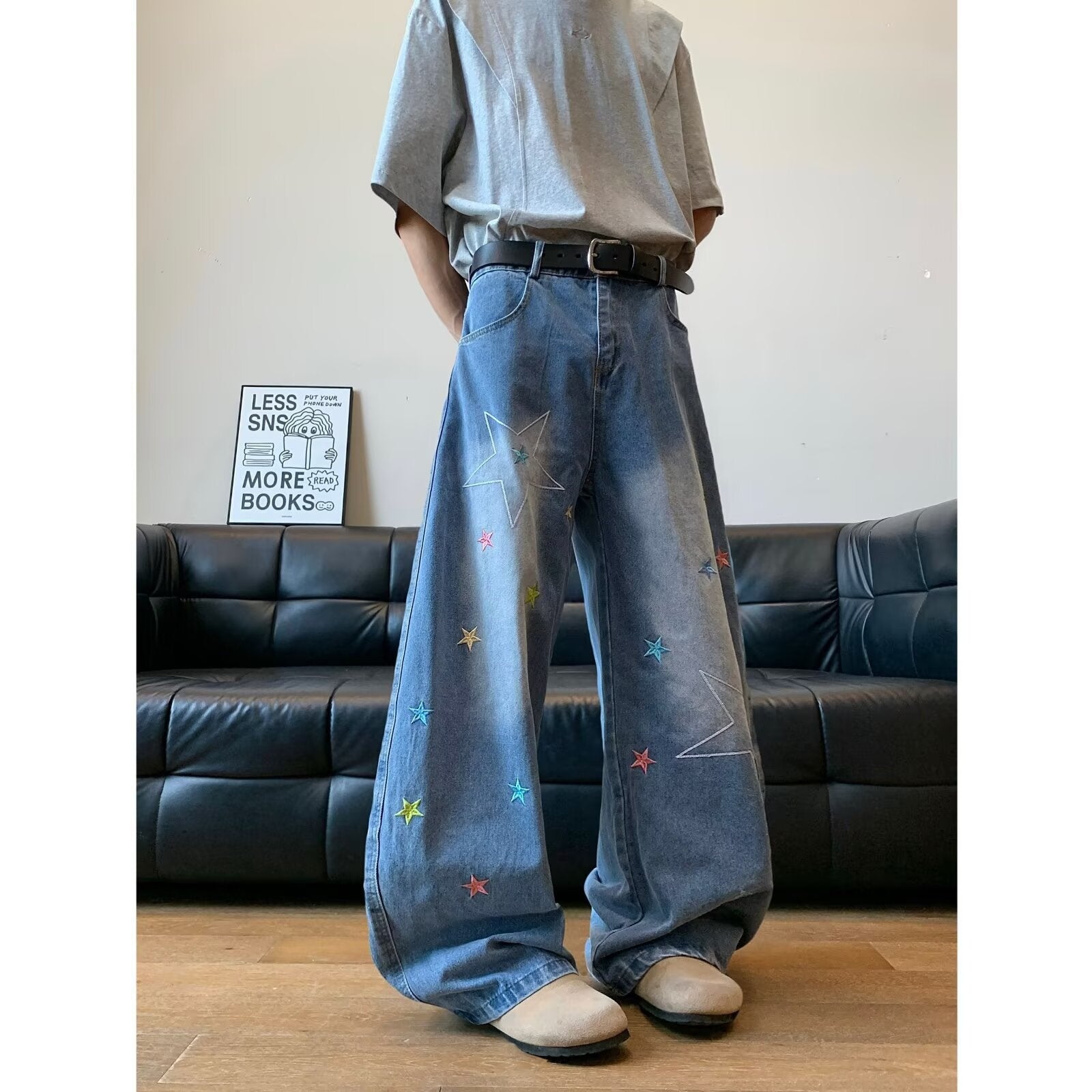 Star Embroidered Curved Knife Jeans for Men